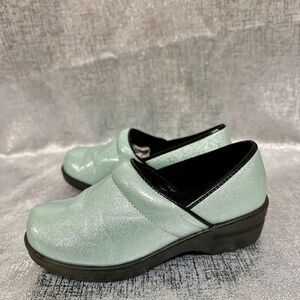 Savvy Women's Brandy Sage Lurex Nursing Clogs Size 7,5